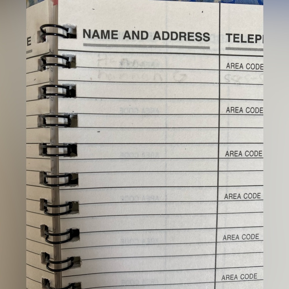 2000 Barbie Address/Notes/Activities Book - Picture 7 of 7